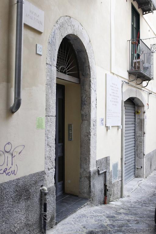 Amalfitani Salerno Centro Bed & Breakfast Exterior photo