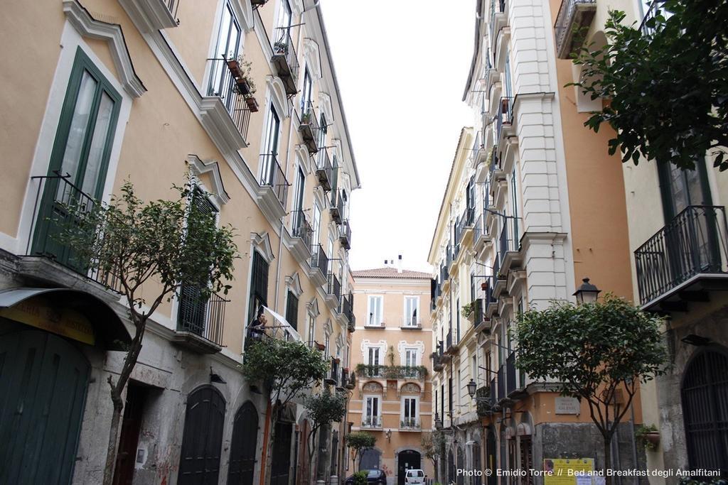 Amalfitani Salerno Centro Bed & Breakfast Exterior photo