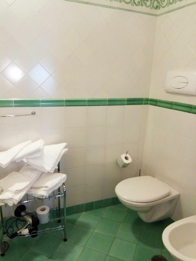 Amalfitani Salerno Centro Bed & Breakfast Exterior photo
