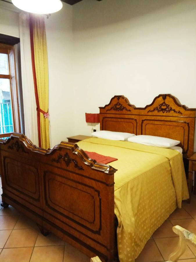 Amalfitani Salerno Centro Bed & Breakfast Exterior photo
