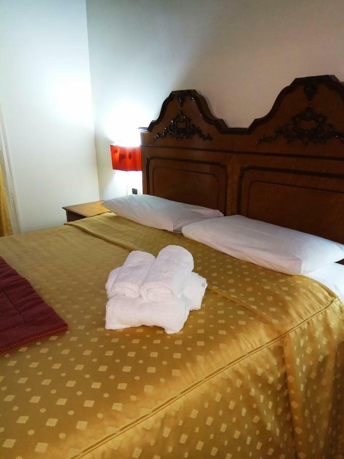 Amalfitani Salerno Centro Bed & Breakfast Exterior photo