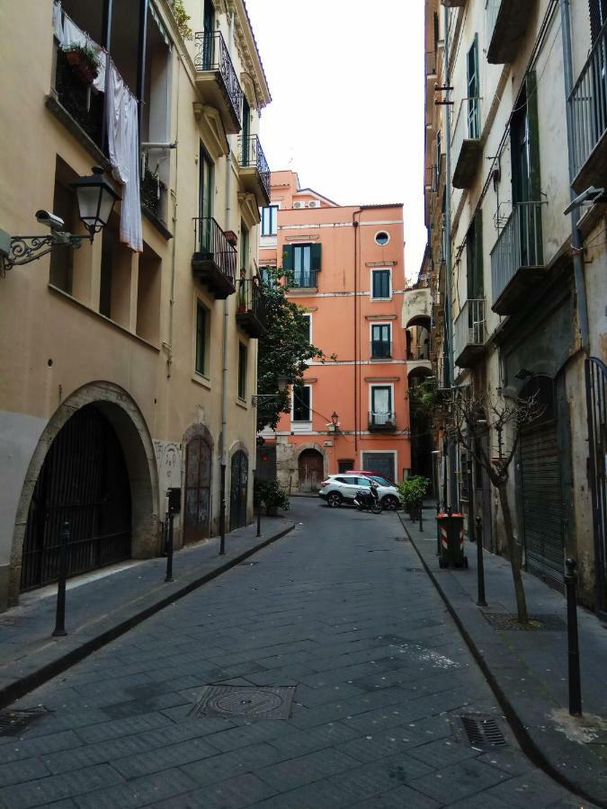 Amalfitani Salerno Centro Bed & Breakfast Exterior photo